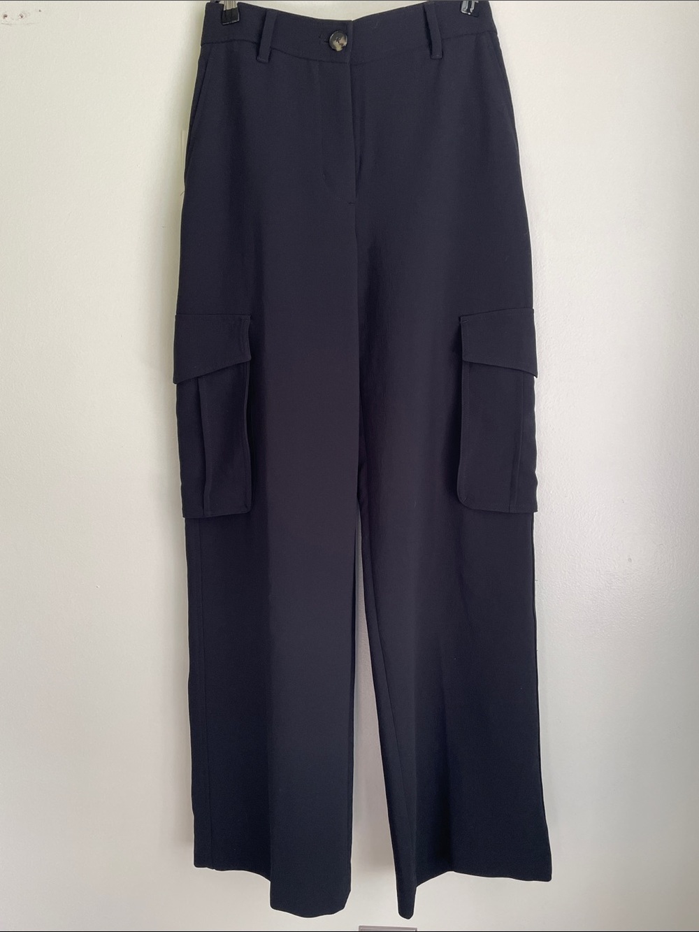 NWT Wilfred Wide-Leg Cargo Pants in Black